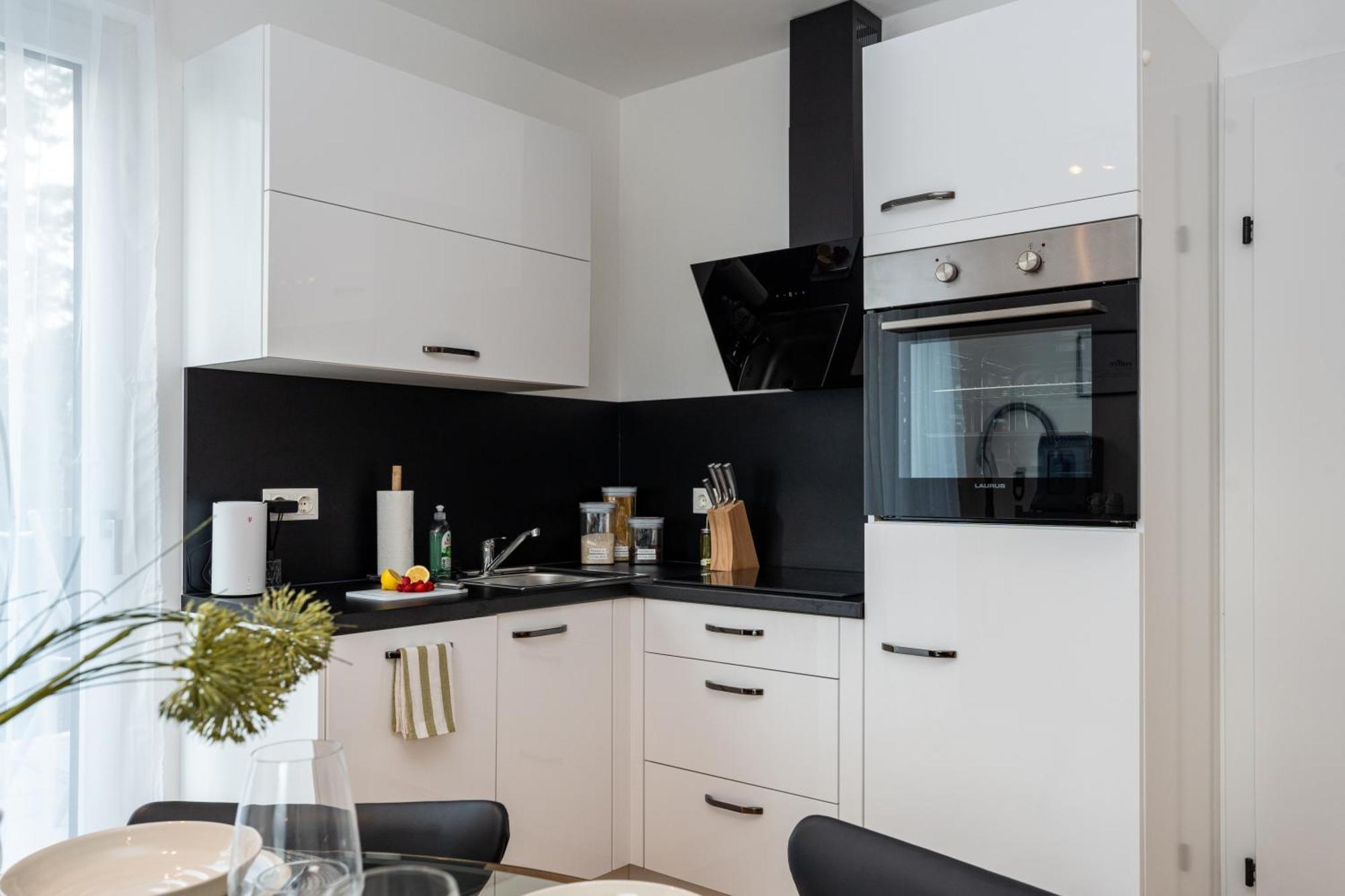 Noblenest: Terrasse - Netflix - Kaffee Viena Exterior foto